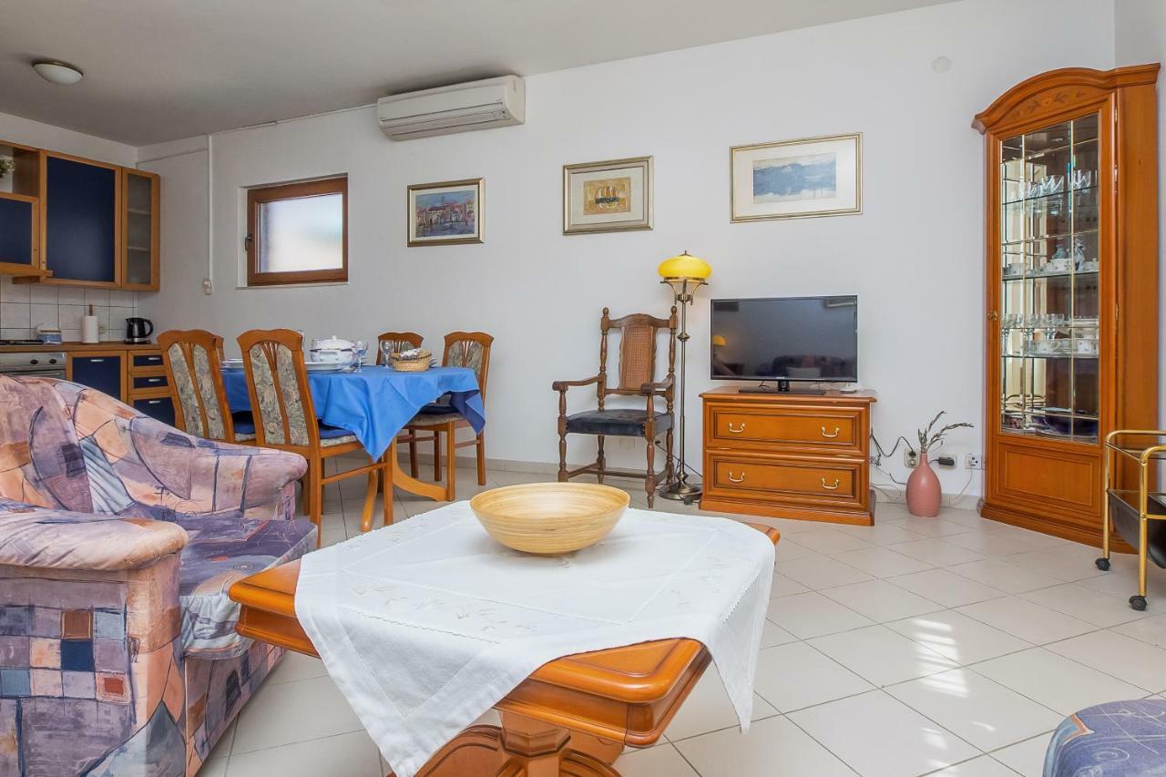 Apartment Olivera Trogir Exterior photo